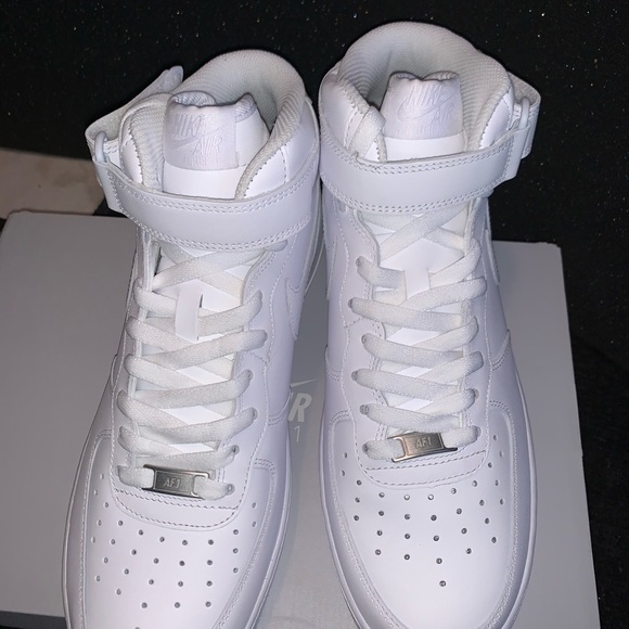 SOLD - Picture 2 of 4